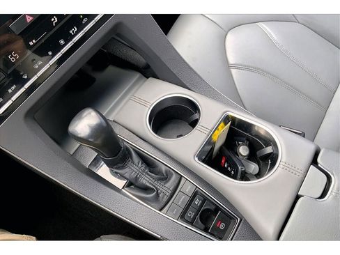 Used 2021 Toyota Avalon XLE FWD image 19