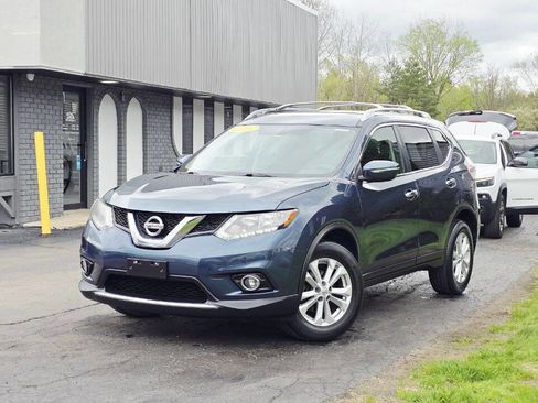 Used 2014 Nissan Rogue SV AWD/4WD image 2