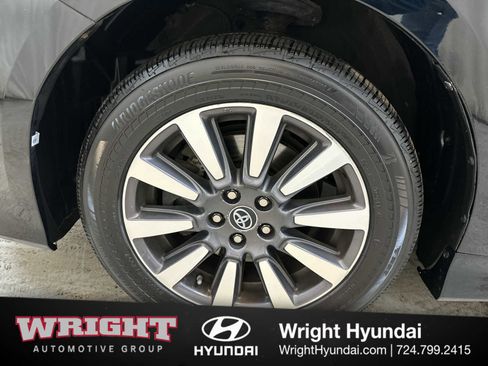 Used 2020 Toyota Sienna XLE image 8