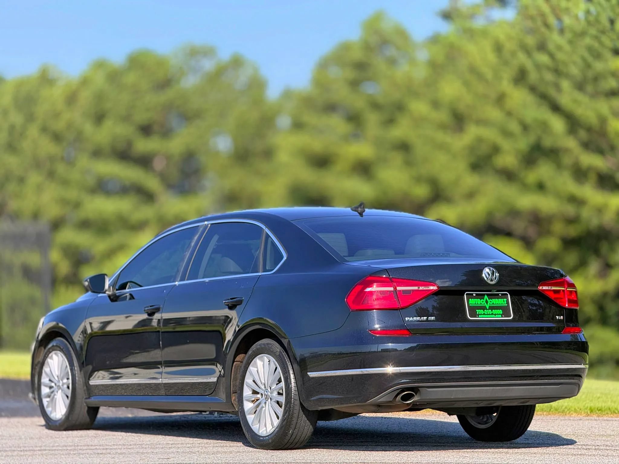 Used 2016 Volkswagen Passat 1.8T SE FWD image 8