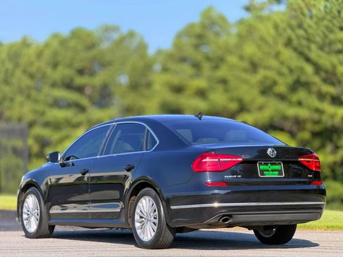Used 2016 Volkswagen Passat 1.8T SE FWD image 8