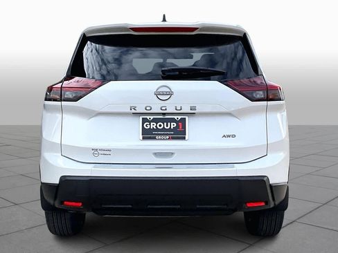New 2026 Nissan Rogue SV image 4