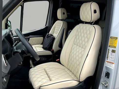 Used 2022 Mercedes-Benz Sprinter 2500 image 20