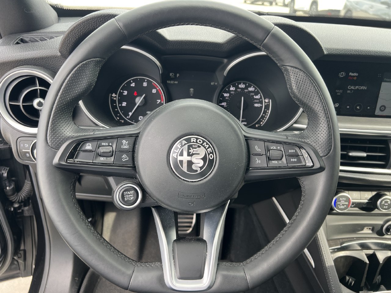 Used 2022 Alfa Romeo Stelvio Ti AWD/4WD image 6