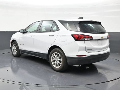 Used 2024 Chevrolet Equinox LS w/ Driver Confidence II Package FWD image 3