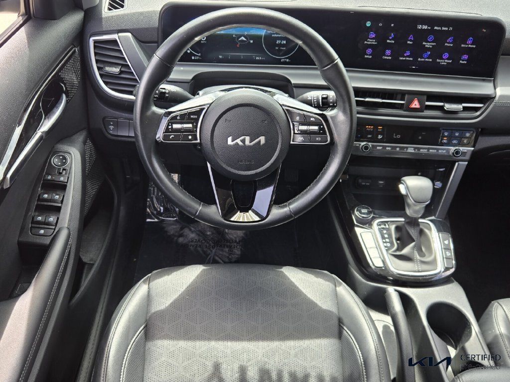 Certified 2024 Kia Seltos EX FWD image 13