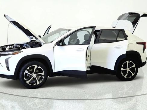 Used 2024 Chevrolet Trax RS FWD image 9