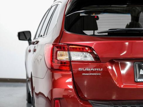 Used 2017 Subaru Outback 2.5i Limited image 44