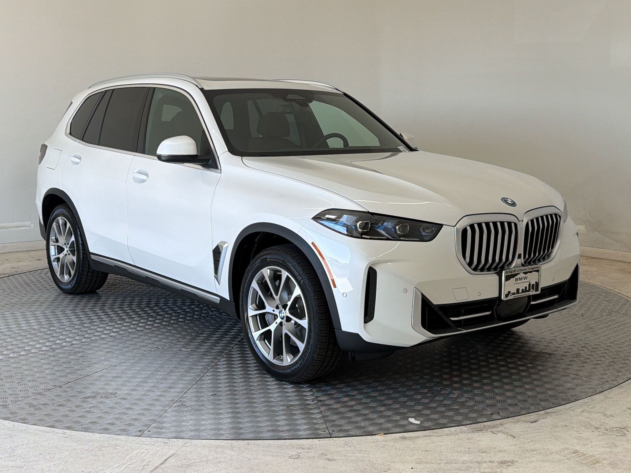 New 2026 BMW X5 xDrive50e w/ Climate Comfort Package AWD/4WD image 7
