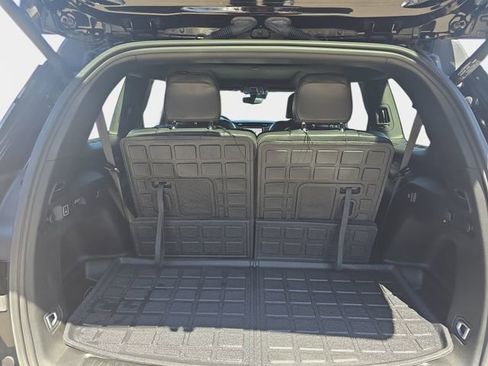 Used 2024 Jeep Grand Cherokee L Limited w/ Black Appearance Package image 14