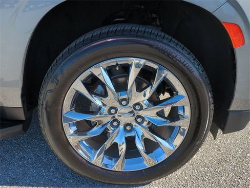 Used 2024 Chevrolet Tahoe Premier w/ Premium Package image 11