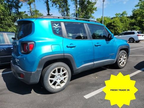Used 2019 Jeep Renegade Latitude FWD image 2