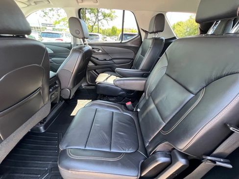 Used 2020 Chevrolet Traverse RS w/ LPO, Floor Liner Package AWD/4WD image 21