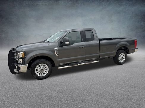 Used 2019 Ford F250 XLT w/ XLT Value Package image 2