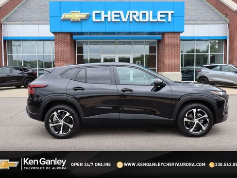 New 2026 Chevrolet Trax RS w/ Sunroof Package FWD image 1