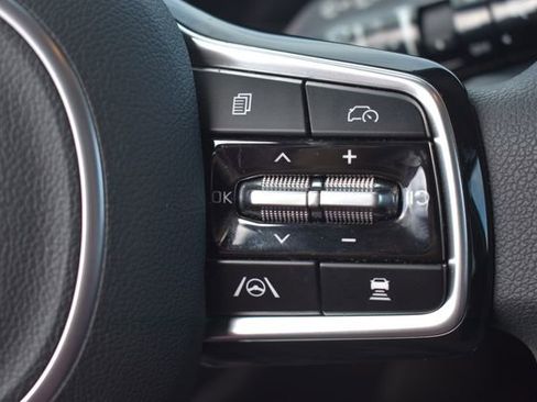 New 2025 Kia Sorento LX FWD image 24