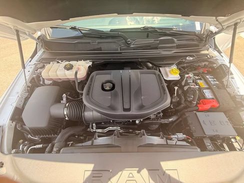 Used 2026 RAM 1500 Laramie AWD/4WD image 14
