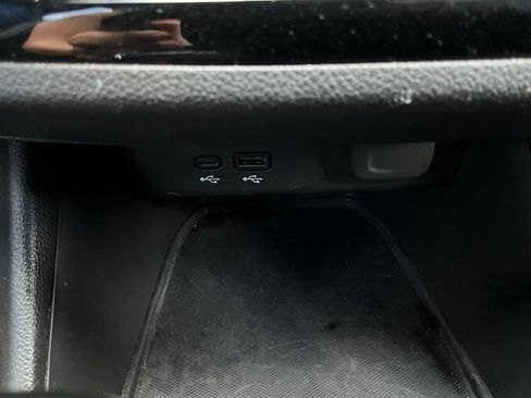 Used 2025 Buick Envista Sport Touring image 22