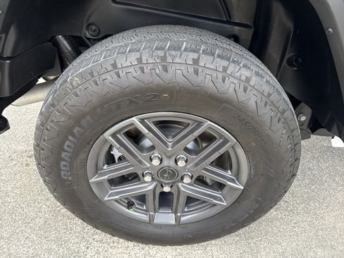 Used 2024 Jeep Wrangler Sport S image 20