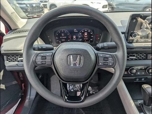 Used 2025 Honda Accord SE image 8