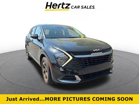 Used 2025 Kia Sportage LX image 1