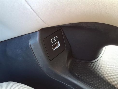 Used 2023 Honda HR-V LX image 12