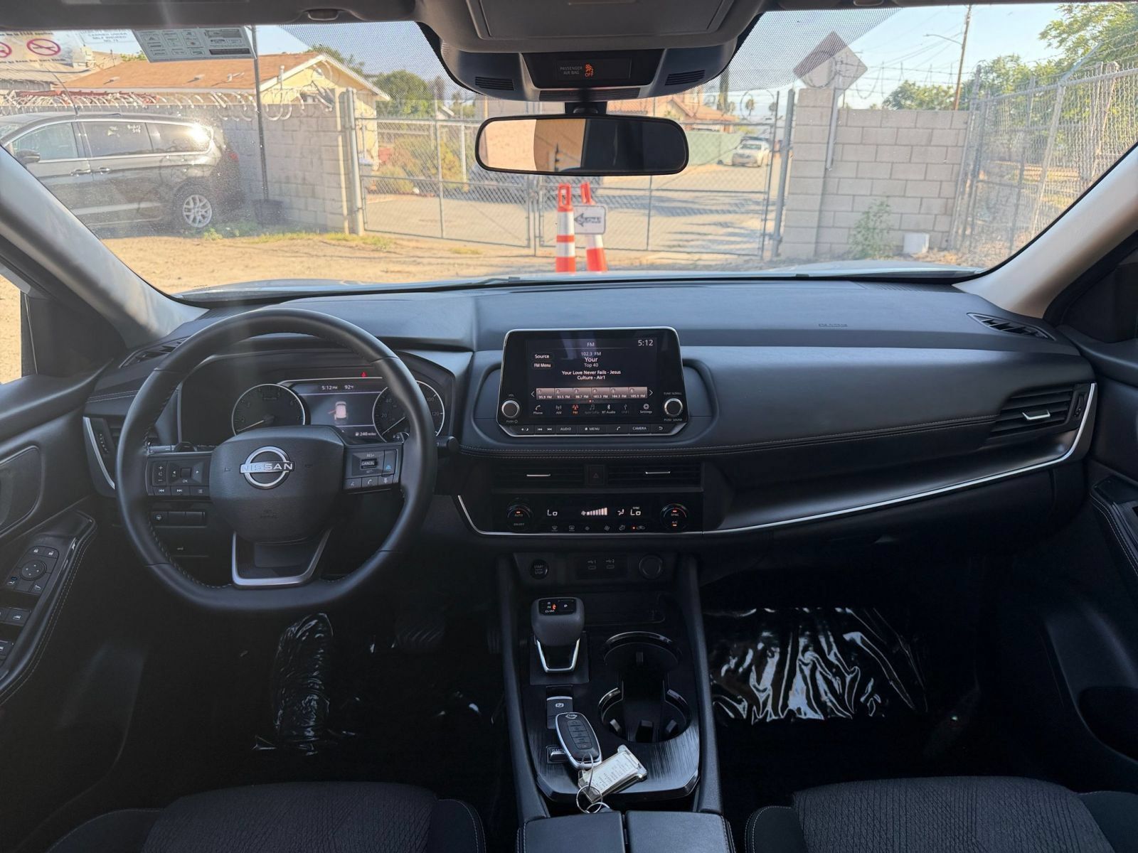 Used 2025 Nissan Rogue SV FWD image 34