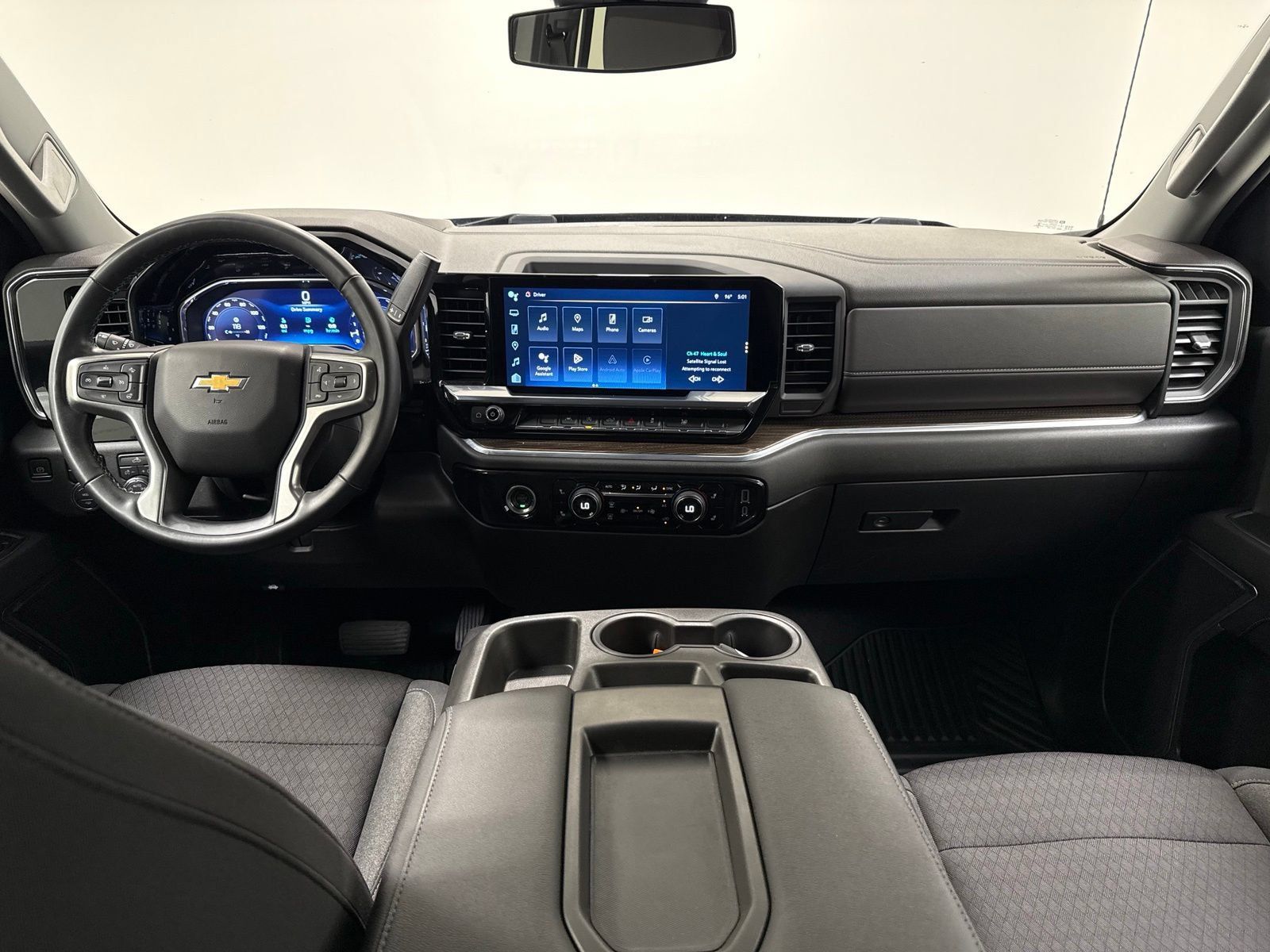 Used 2023 Chevrolet Silverado 1500 LT AWD/4WD image 25