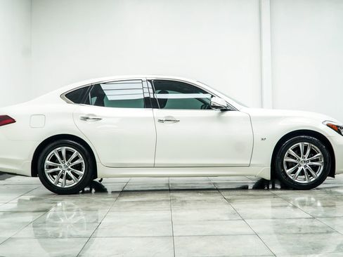 Used 2015 INFINITI Q70 3.7 RWD image 6