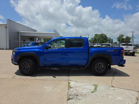 Used 2026 Nissan Frontier PRO-4X w/ Tow Package AWD/4WD image 8