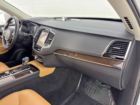 Used 2016 Volvo XC90 T6 Momentum w/ Momentum Plus Package image 14