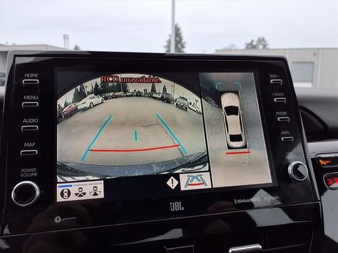 Used 2022 Toyota Camry XLE image 17