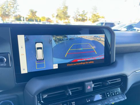 Used 2024 Toyota Land Cruiser image 6