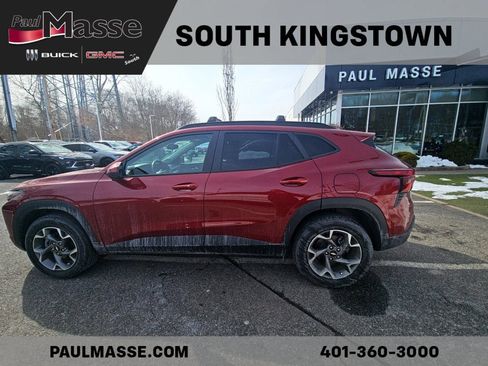 Certified 2024 Chevrolet Trax LT w/ Driver Confidence Package image 8