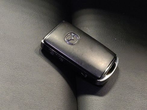 Used 2023 MAZDA MAZDA3 s image 32