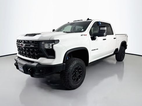 Used 2025 Chevrolet Silverado 2500 ZR2 w/ ZR2 Bison Edition AWD/4WD image 3