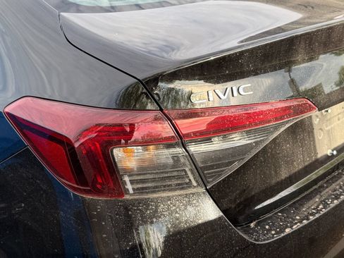Used 2025 Honda Civic Sport image 9