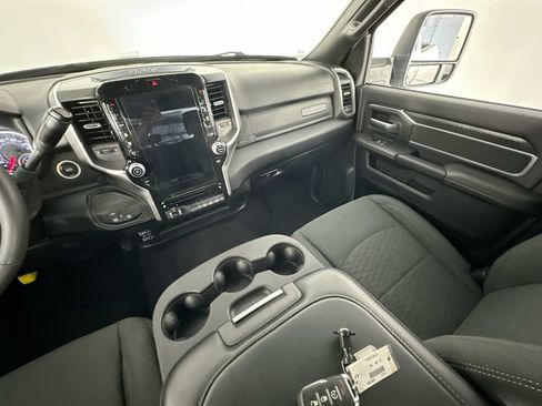 Used 2026 RAM 2500 Big Horn AWD/4WD image 11