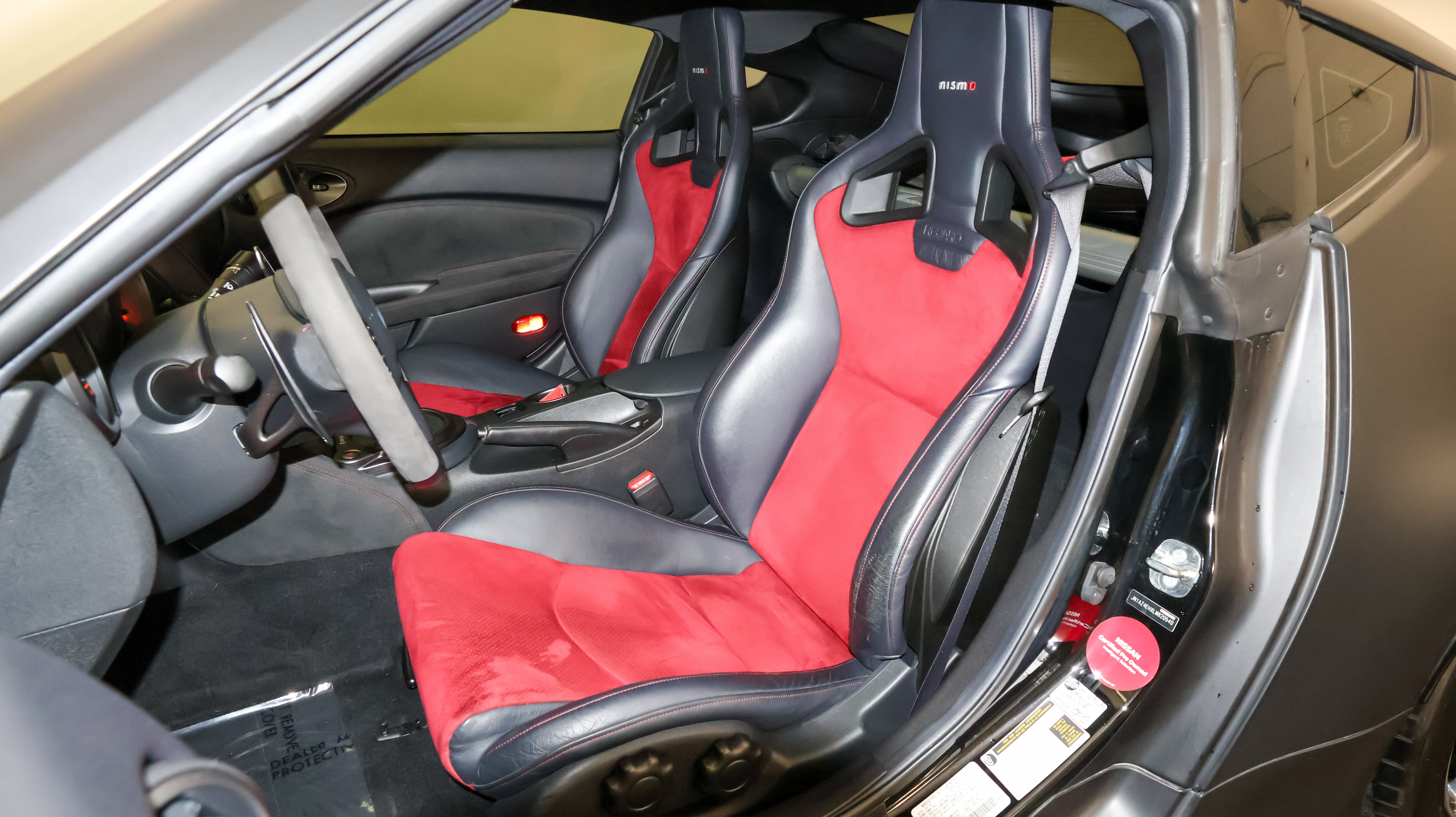Used 2020 Nissan 370Z NISMO RWD image 12