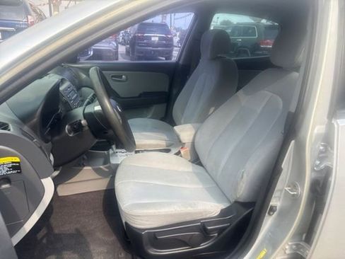 Used 2009 Hyundai Elantra GLS image 9