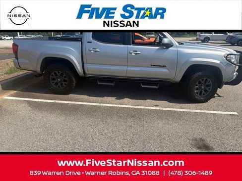 Used 2023 Toyota Tacoma SR5 w/ Technology Package AWD/4WD image 5