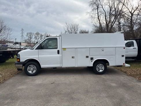 New 2025 Chevrolet Express 3500 w/ Power Convenience Package RWD image 3