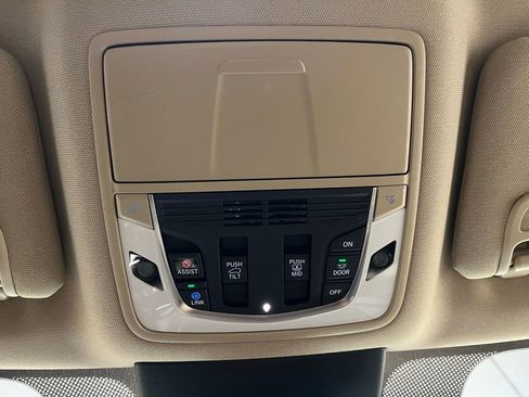 Used 2023 Acura MDX SH-AWD w/ Advance Package image 8