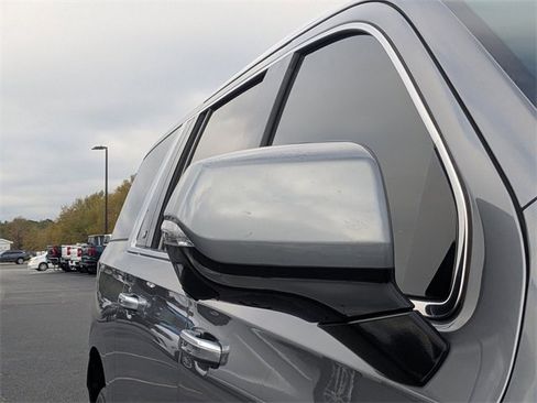 Used 2021 Cadillac Escalade ESV Premium Luxury image 11