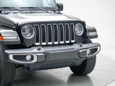 Used 2023 Jeep Wrangler Unlimited Sahara w/ LED Lighting Group AWD/4WD image 18