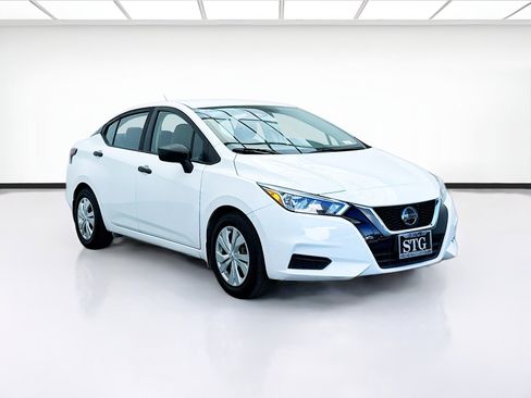 Used 2020 Nissan Versa S image 3