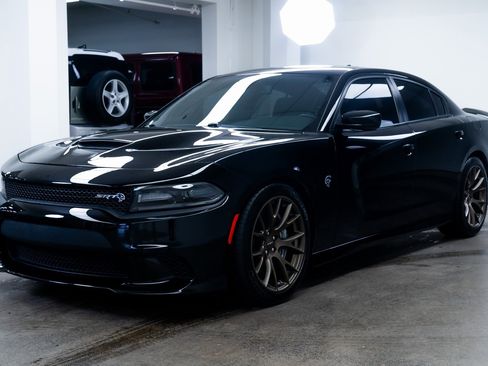 Used 2018 Dodge Charger SRT Hellcat image 3