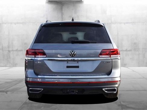 Certified 2023 Volkswagen Atlas SE image 6