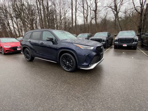 Certified 2025 Toyota Highlander XSE image 5