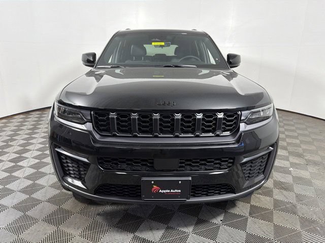 New 2026 Jeep Grand Cherokee Limited w/ Limited Altitude Package AWD/4WD image 2